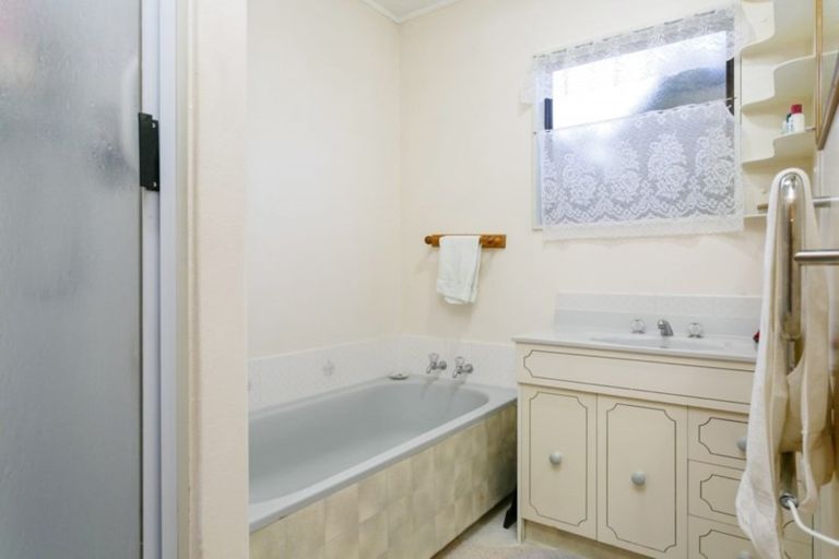 Photo of property in 20 Wembley Place, Richmond Heights, Taupo, 3330