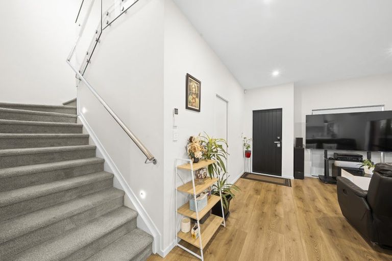 Photo of property in 20a South Street, Papakura, 2110