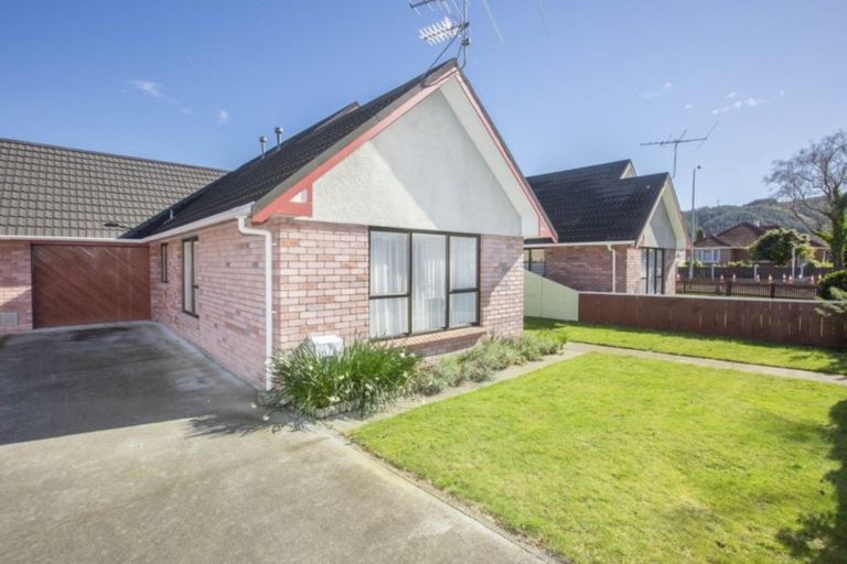 Photo of property in 69 Gibbons Street, Ebdentown, Upper Hutt, 5018