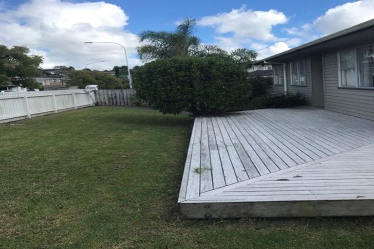 Photo of property in 36 Kirby Street, Glendene, Auckland, 0602