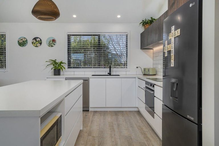 Photo of property in 128 Kupe Drive, Whitianga, 3510