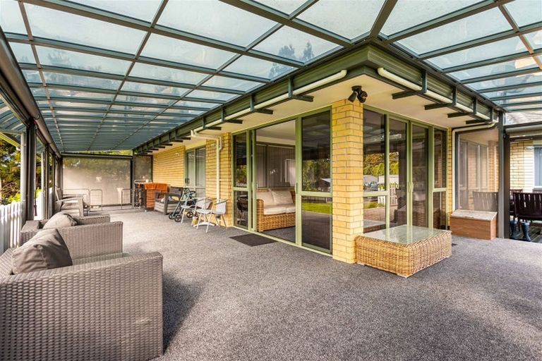 Photo of property in 278 Boord Crescent, Kumeu, 0891