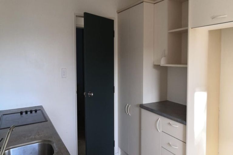 Photo of property in 17 Duchess Place, Maupuia, Wellington, 6022