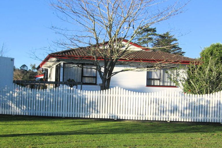 Photo of property in 44 Redlands Grove, Swanson, Auckland, 0612