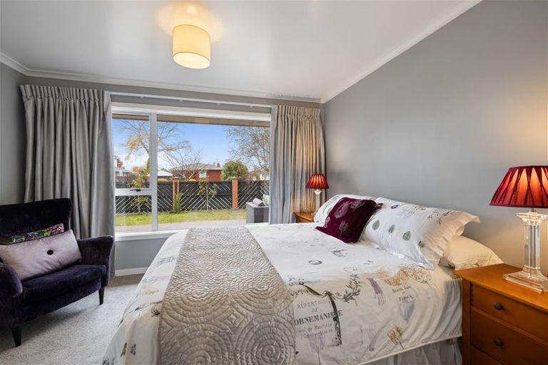 Photo of property in 60 Burnside Crescent, Burnside, Christchurch, 8053