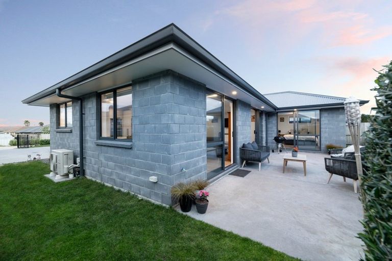 Photo of property in 8 Macloughlin Drive, Te Puke, 3119