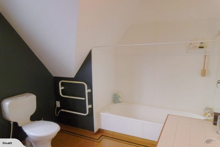 Photo of property in 3 Pahiatua Street, Hokowhitu, Palmerston North, 4410