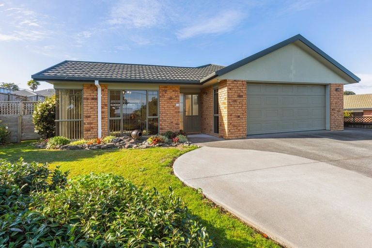 Photo of property in 12 Whitby Place, Welcome Bay, Tauranga, 3112
