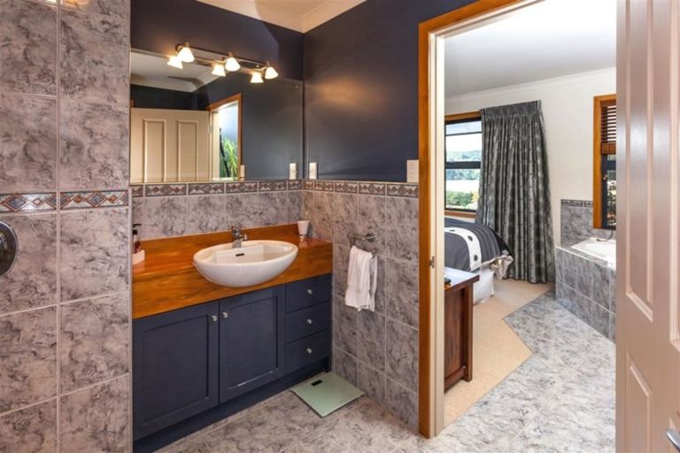 Photo of property in 144 Tirohanga Drive, Whangamata, 3620