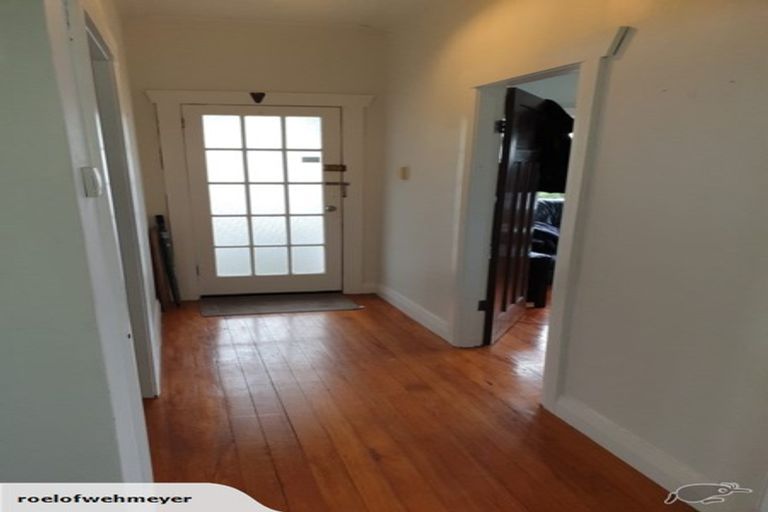 Photo of property in 20 Pine Avenue, Henderson, Auckland, 0612