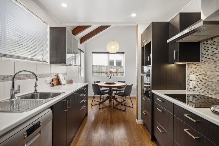 Photo of property in 6 Salem Court, Churton Park, Wellington, 6037