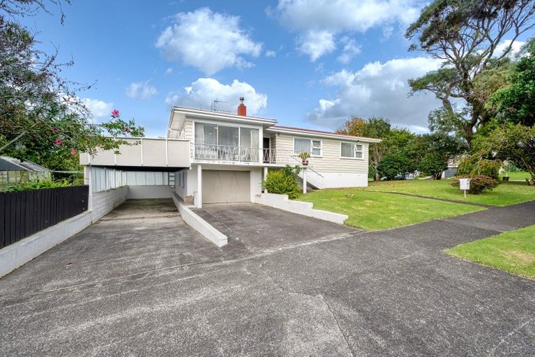 Photo of property in 125 Reeves Road, Pakuranga Heights, Auckland, 2010