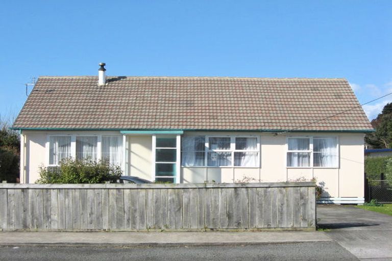 Photo of property in 49 Lismore Street, Merrilands, New Plymouth, 4312