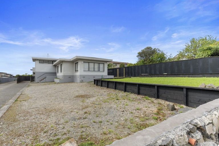 Photo of property in 46 Redoubt Road, Goodwood Heights, Auckland, 2105