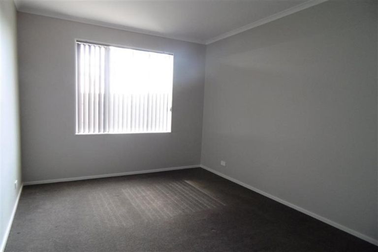 Photo of property in 14 Waiarohia Place, Hobsonville, Auckland, 0616