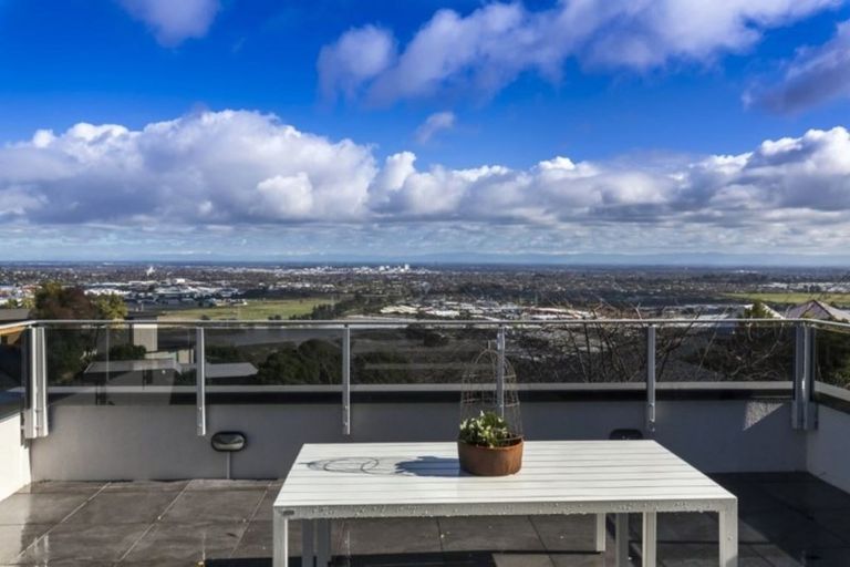 Photo of property in 99 Cannon Hill Crescent, Mount Pleasant, Christchurch, 8081
