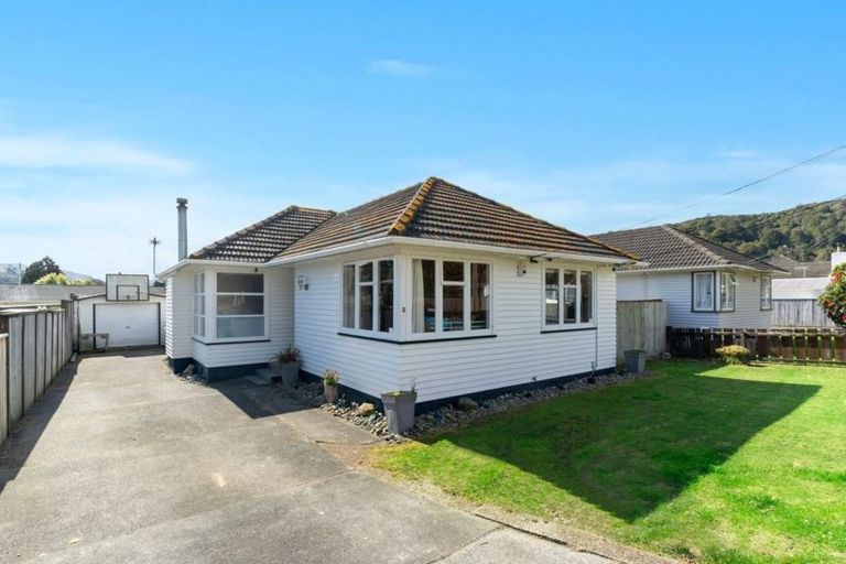 Photo of property in 6 Chittick Street, Stokes Valley, Lower Hutt, 5019