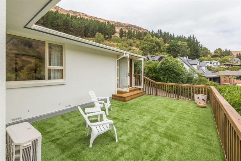 Photo of property in 36 Evans Pass Road, Sumner, Christchurch, 8081