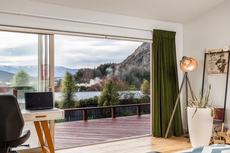 Photo of property in 38 Mcchesney Road, Arthurs Point, Queenstown, 9371