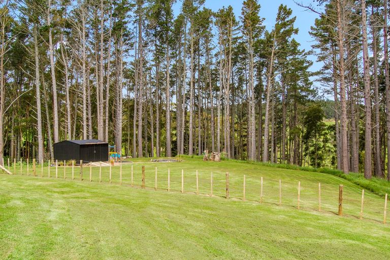 Photo of property in 1 Gumtree Way, Kaiwaka, 0573