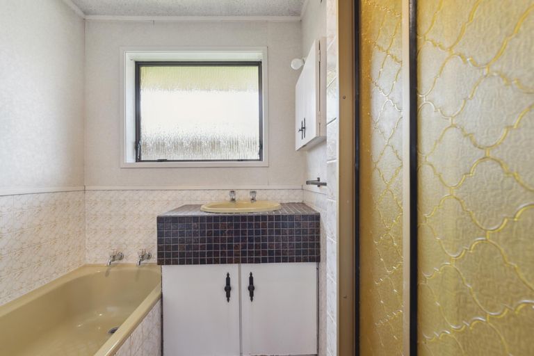 Photo of property in 22b Bunnythorpe Road, Papakura, 2110