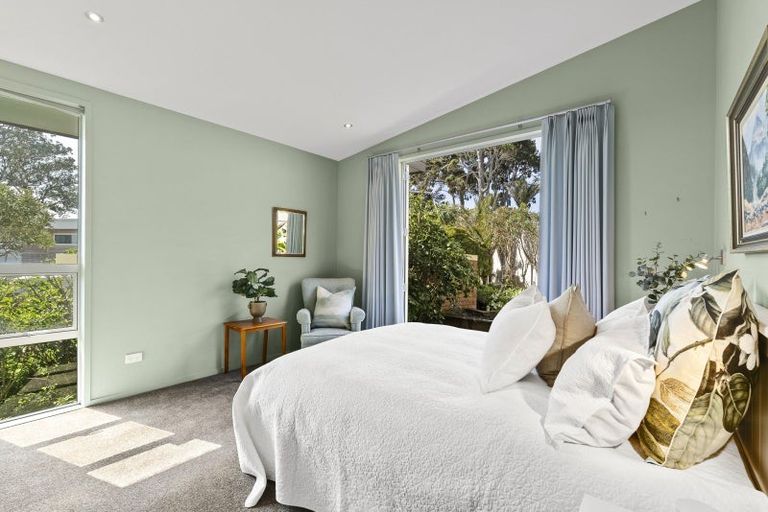 Photo of property in 13 Shearer Drive, Oakura, 4314