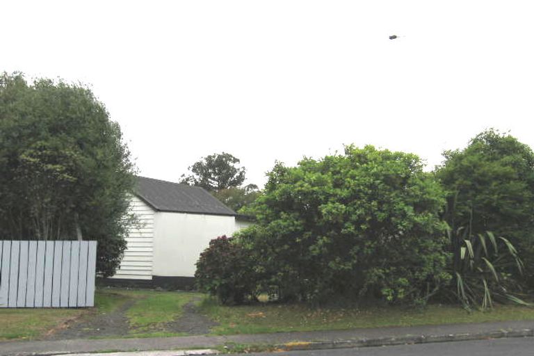 Photo of property in 1/1 Wattle Road, Sunnyvale, Auckland, 0612