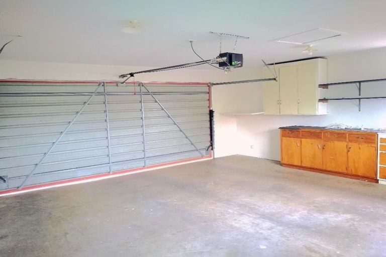 Photo of property in 30 Glucina Avenue, West Harbour, Auckland, 0618