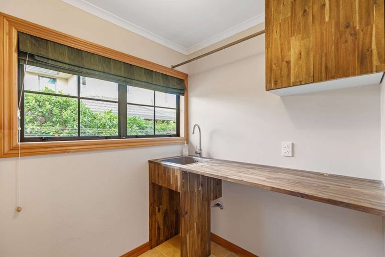 Photo of property in 116 Pacific Drive, Fitzherbert, Palmerston North, 4410