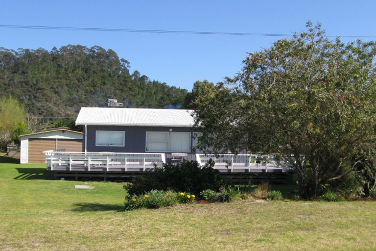 Photo of property in 3 Marine Parade, Cooks Beach, Whitianga, 3591