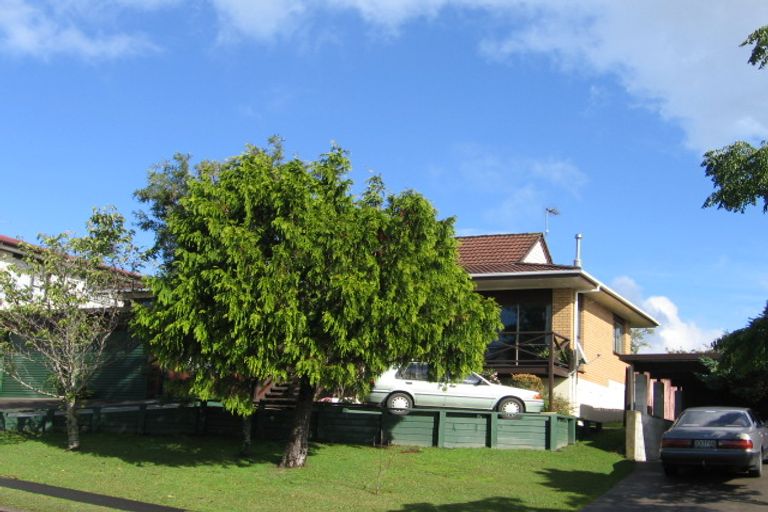 Photo of property in 13 Clipper Place, Shelly Park, Auckland, 2014