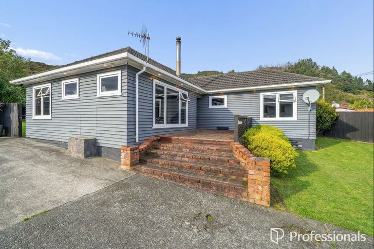 Photo of property in 25 Coniston Street, Wainuiomata, Lower Hutt, 5014
