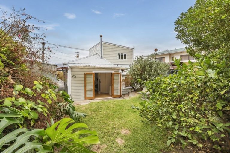 Photo of property in 185 Marine Parade, Seatoun, Wellington, 6022