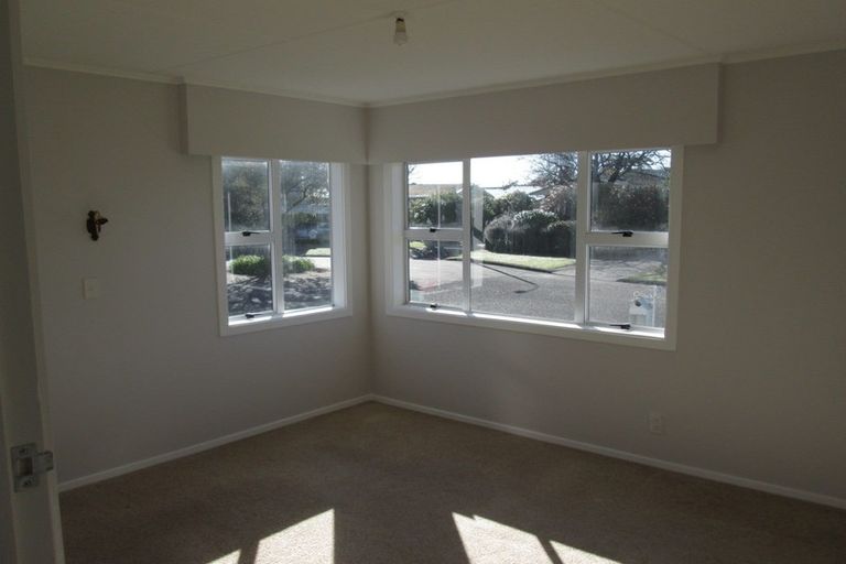 Photo of property in 9 Edwards Place, Terrace End, Palmerston North, 4410