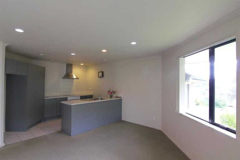 Photo of property in 28 Nimstedt Avenue, Oteha, Auckland, 0632
