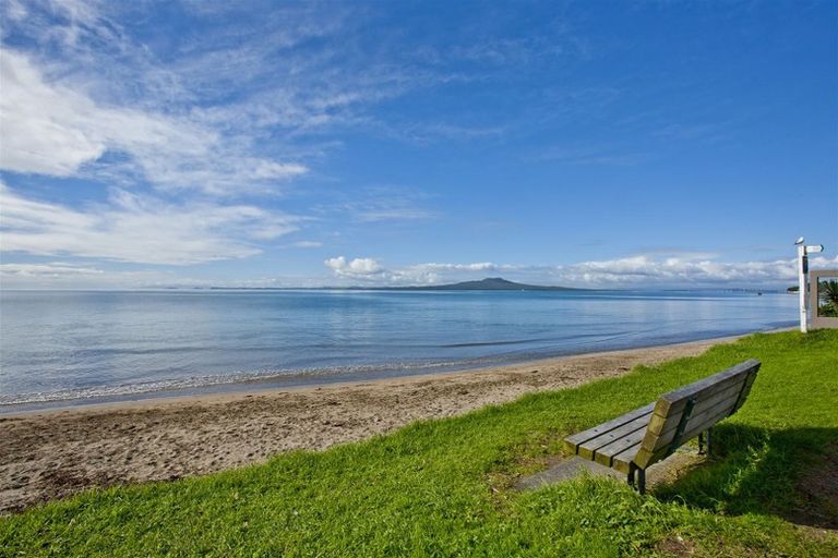 Photo of property in 4/2 Argyle Terrace, Milford, Auckland, 0620