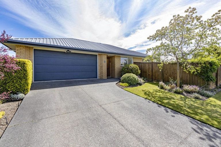 Photo of property in 16 Chamberlain Lane, Rangiora, 7400