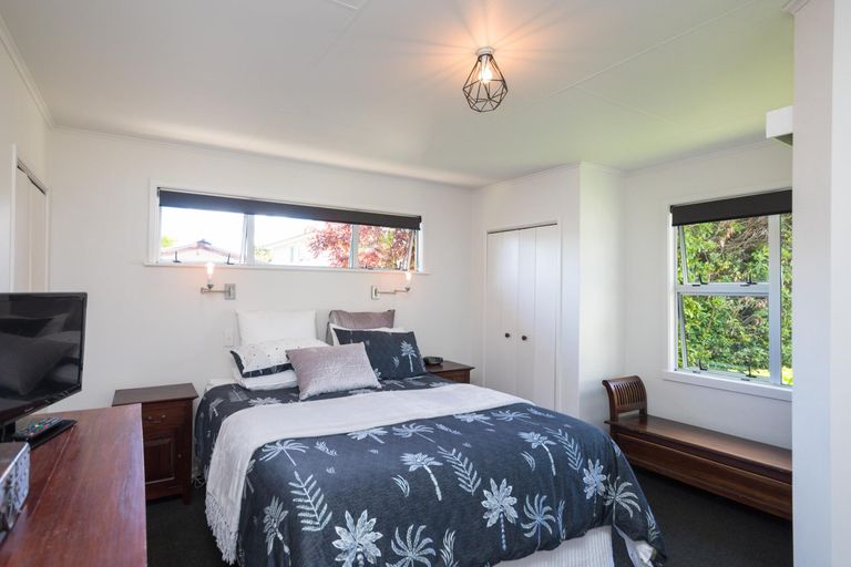 Photo of property in 11 Dorset Crescent, Hokowhitu, Palmerston North, 4410