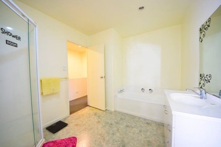 Photo of property in 5/31 Lucienne Drive, Ranui, Auckland, 0612