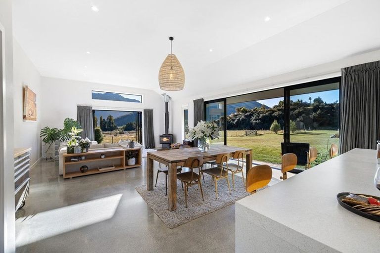 Photo of property in 54 Xenicus Rise, Glenorchy, 9372