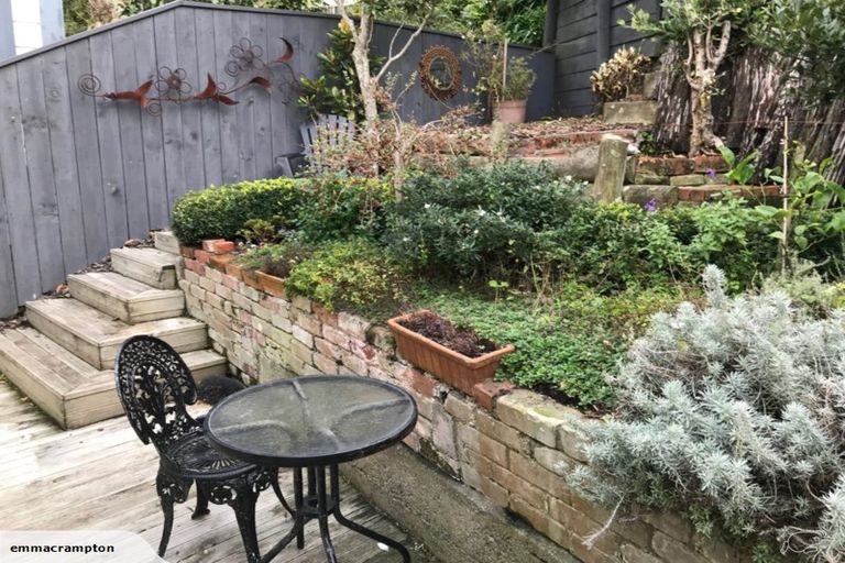 Photo of property in 17 Upper Bourke Street, Kilbirnie, Wellington, 6022