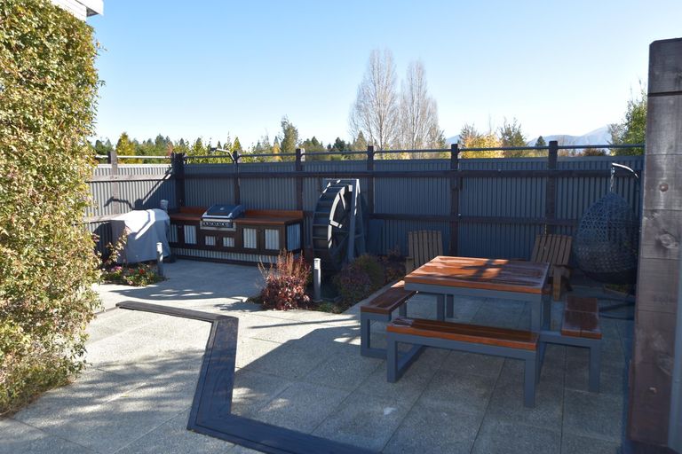 Photo of property in 16 Matukituki Crescent, Twizel, 7901