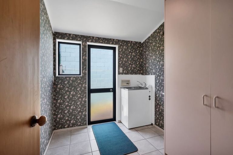 Photo of property in 12d Parris Street, Moturoa, New Plymouth, 4310