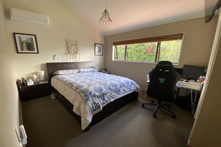 Photo of property in 1/15 Aorangi Place, Birkenhead, Auckland, 0626