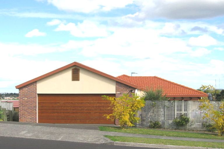 Photo of property in 123 West Harbour Drive, West Harbour, Auckland, 0618