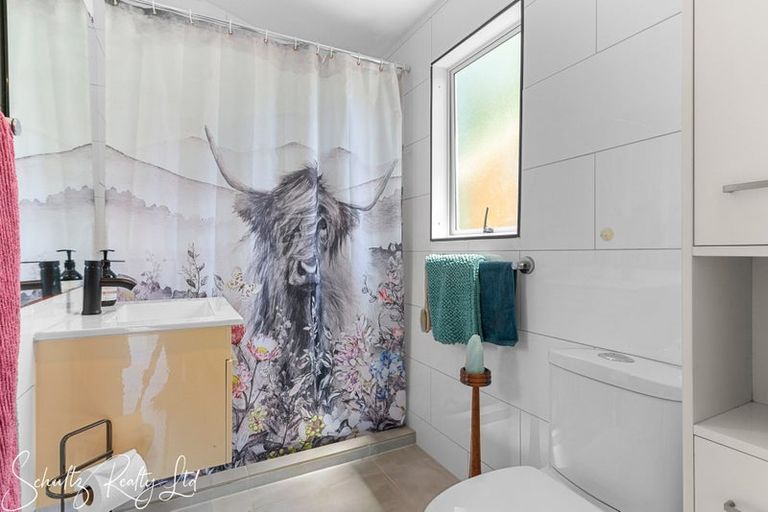 Photo of property in 35 Minnie Casey Rise, Matakohe, 0593