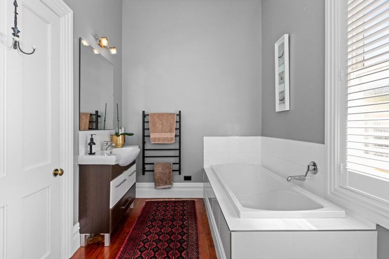 Photo of property in 340 Lawn Road, Clive, Hastings, 4180