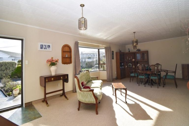 Photo of property in 1/1 De Lacey Lane, Carterton, 5713