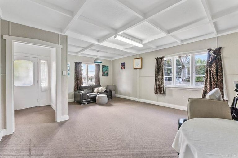 Photo of property in 44 Finlayson Avenue, Clendon Park, Auckland, 2103