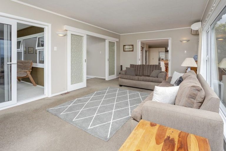 Photo of property in 10 Woodcote Drive, Glenfield, Auckland, 0629